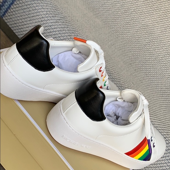 MICHAEL KORS POPPY LACE UP NAPPA PU OPTICWHT/BLK - Picture 11 of 16